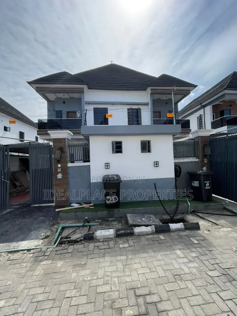 4bdrm Duplex in Chevron for sale in Chevron