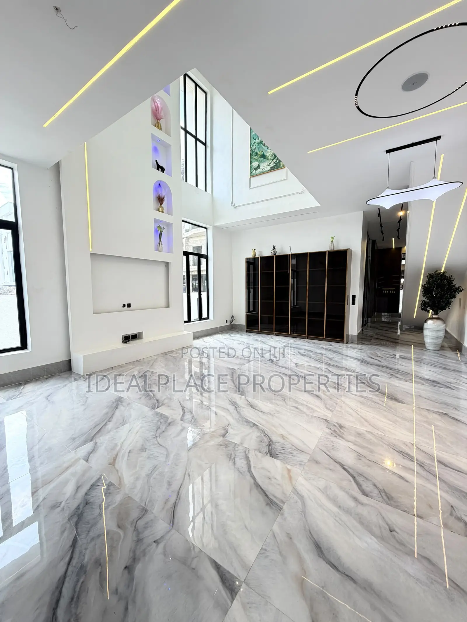 5bdrm Duplex in Lekki Phase 1 for sale in Lekki Phase 1