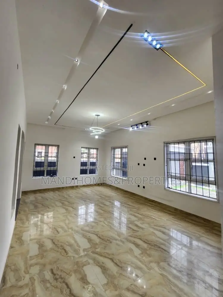 5bdrm Duplex in Lekki for sale in Lekki