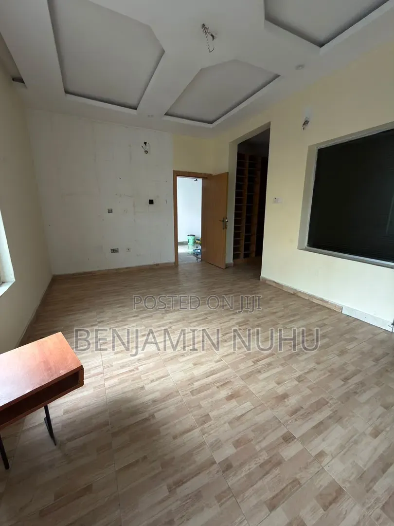 4bdrm Duplex in In A Secure Estate, Off Lekki-Epe Expressway for rent in Off Lekki-Epe Expressway