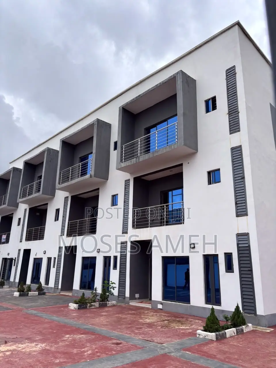 4bdrm Duplex in Gaduwa for sale in Gaduwa