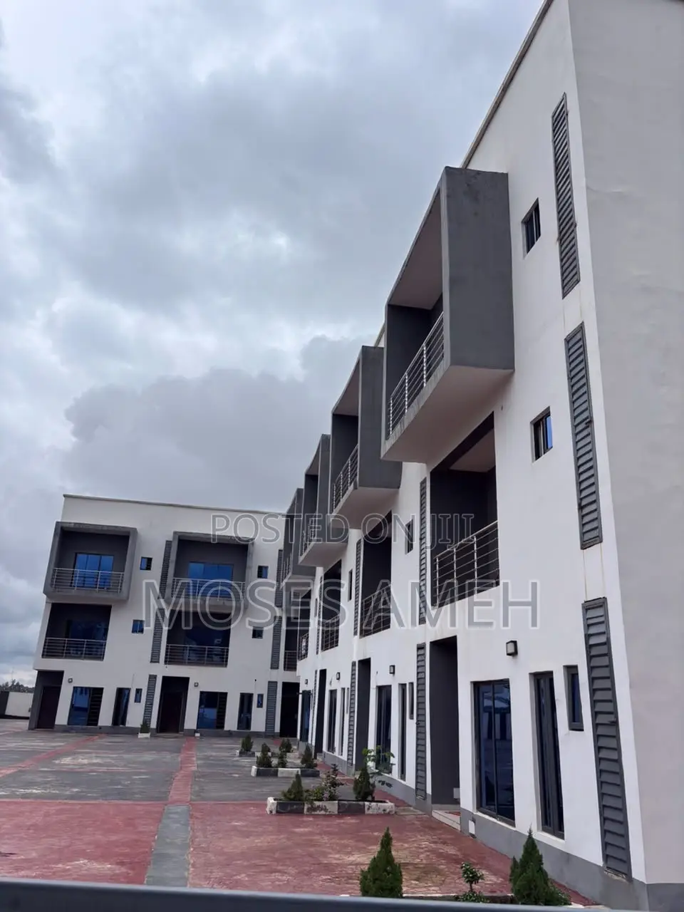 4bdrm Duplex in Gaduwa for sale in Gaduwa