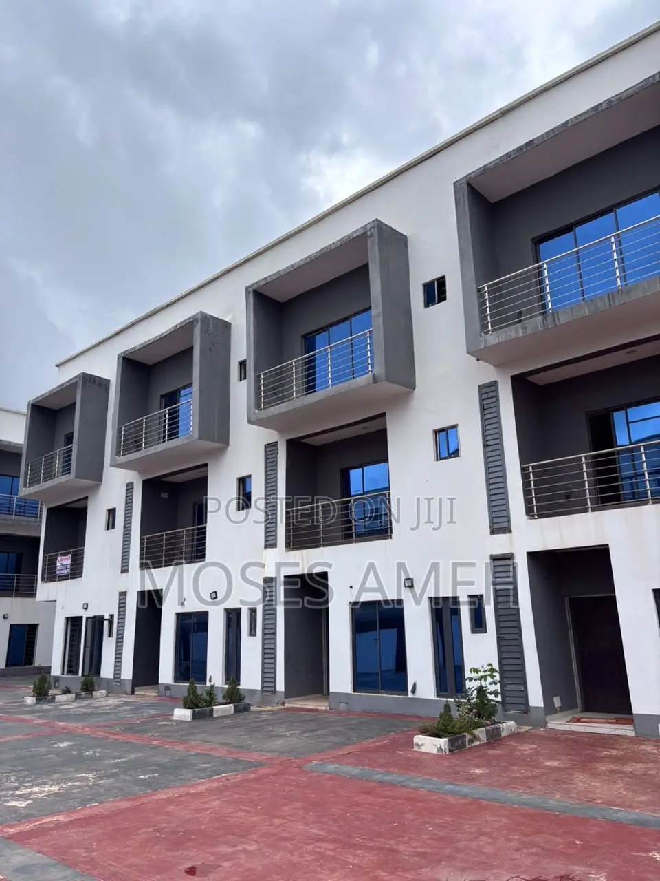 4bdrm Duplex in Gaduwa for sale in Gaduwa