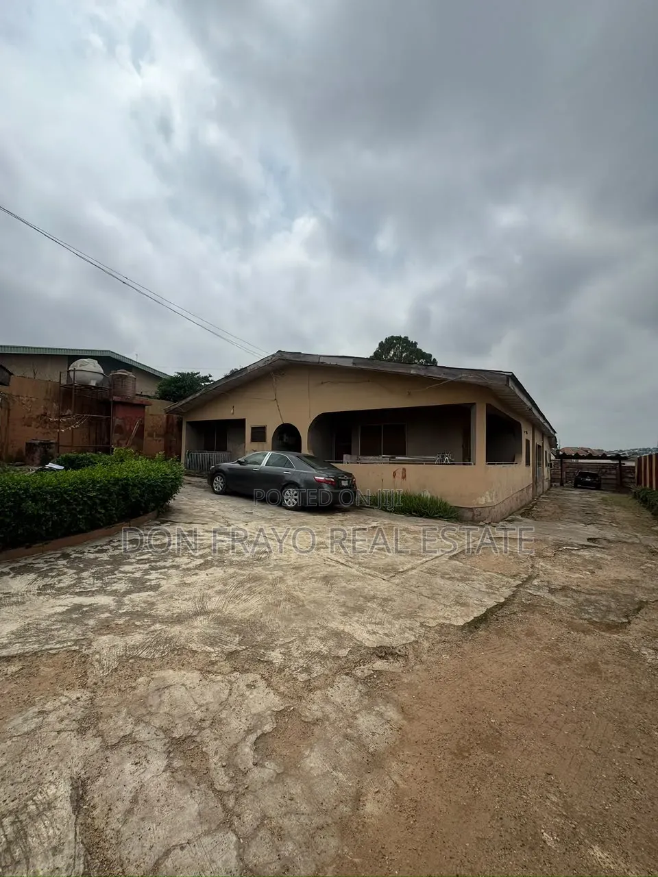 6bdrm Bungalow in New Bodija Estate for sale in Bodija