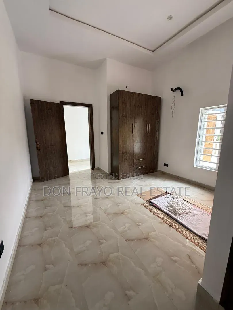 4bdrm Duplex in Olive Court Agodi for sale in Agodi