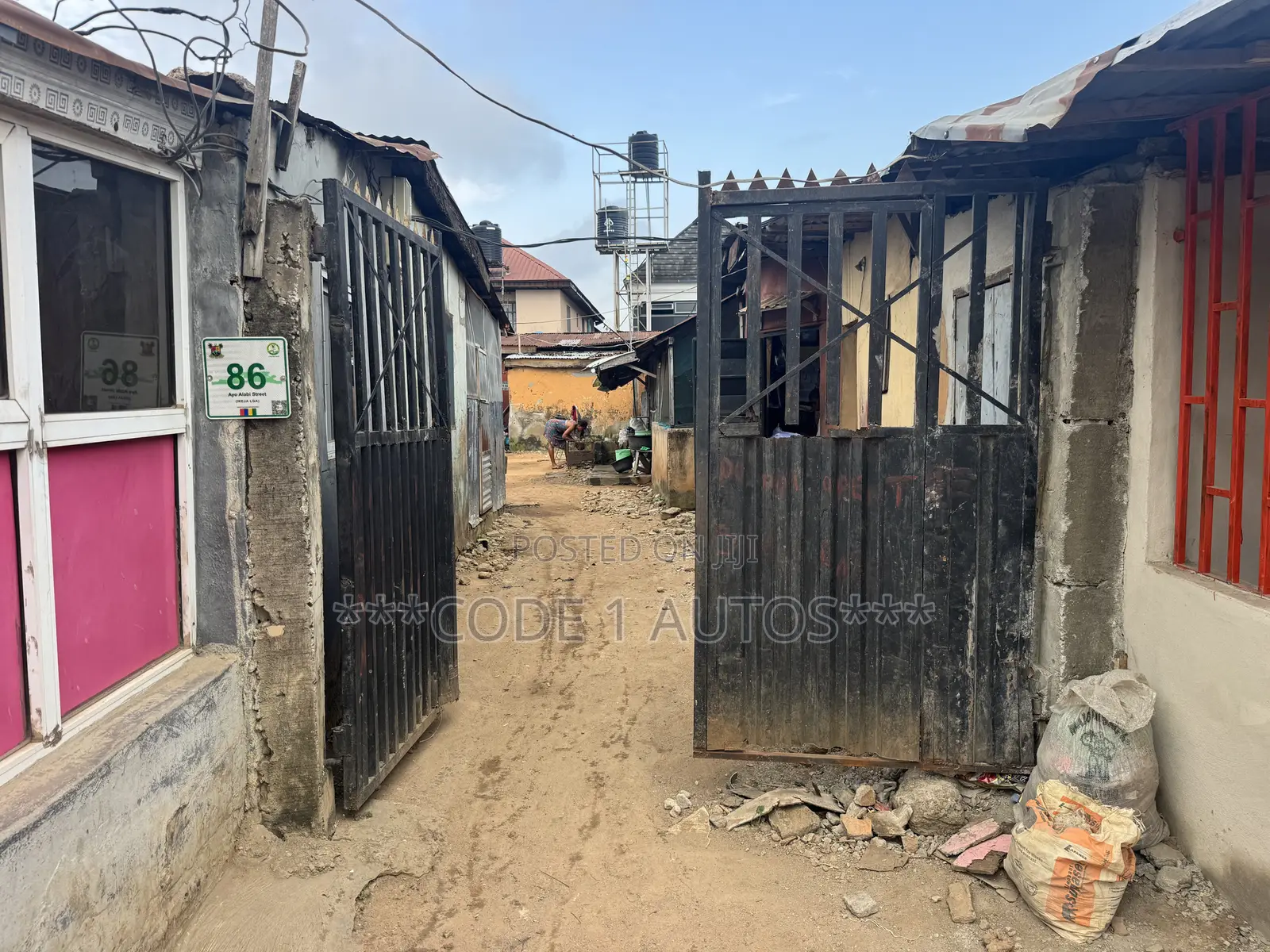 1bdrm Condo in Mobile Bustop, Oke-Ira / Ogba for sale in Oke-Ira / Ogba