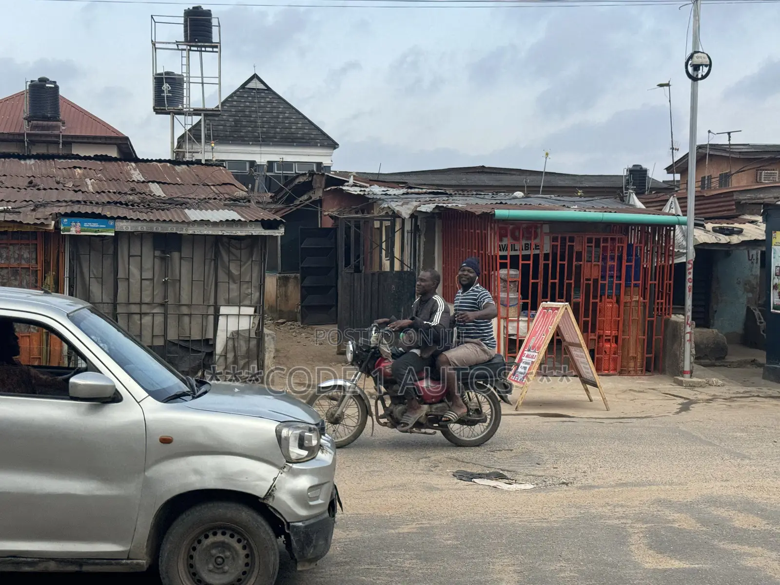 1bdrm Condo in Mobile Bustop, Oke-Ira / Ogba for sale in Oke-Ira / Ogba