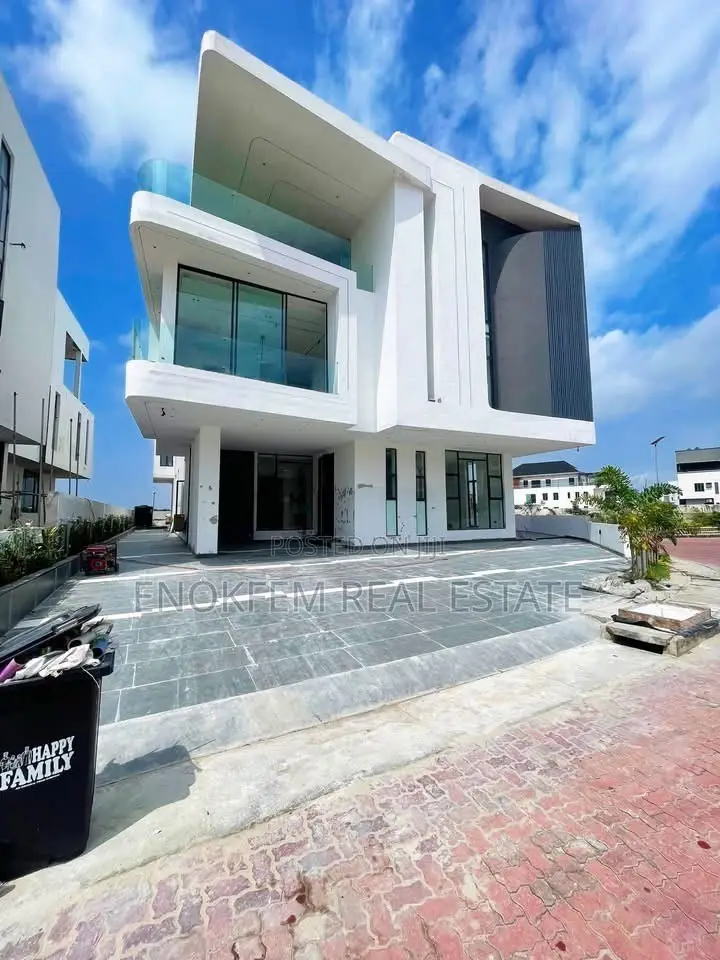 6bdrm Duplex in Lagos State for sale in Lagos State
