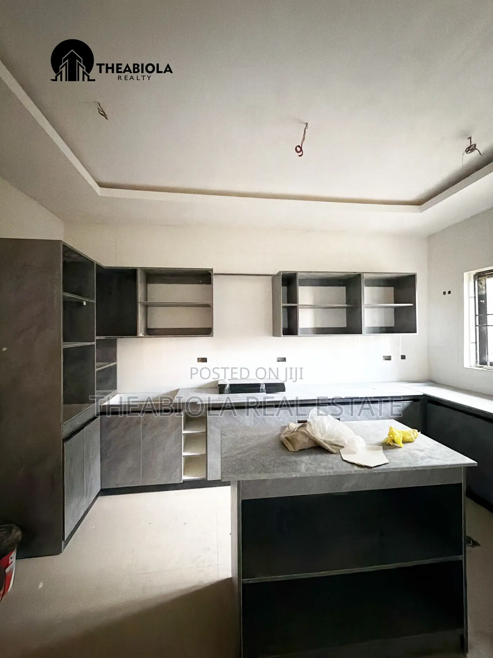 4bdrm Townhouse/Terrace in In A Secured Estate for sale in Gaduwa
