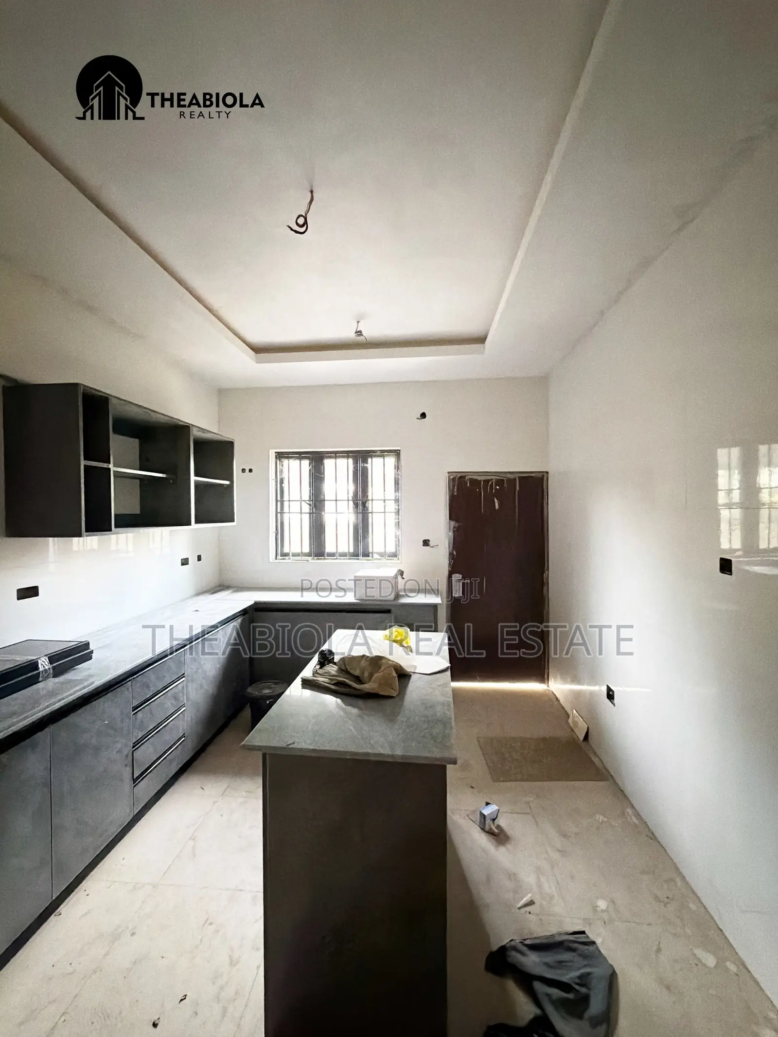 4bdrm Townhouse/Terrace in In A Secured Estate for sale in Gaduwa