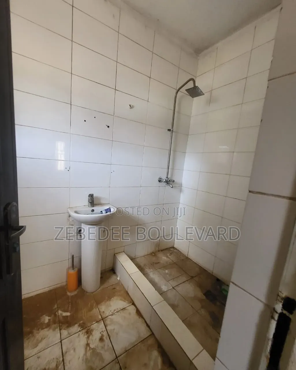 3bdrm Block of Flats in Kaura for rent in Kaura