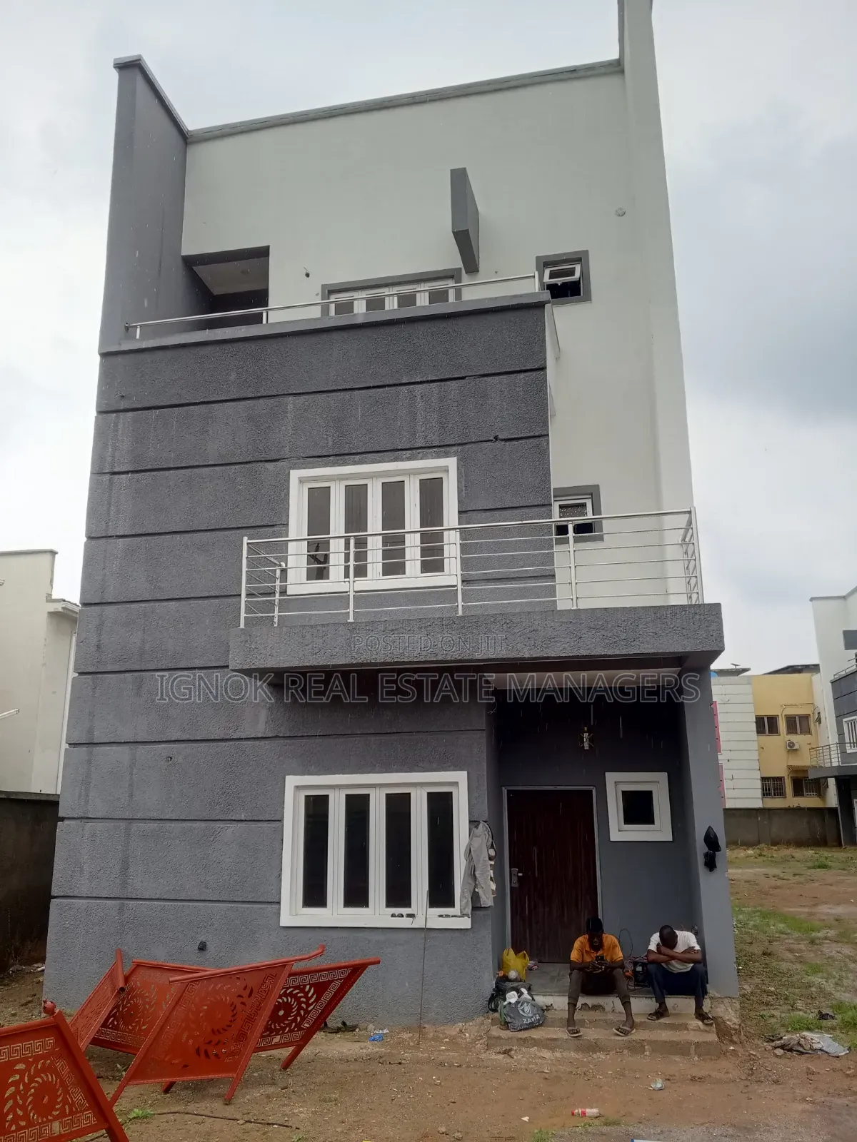 4bdrm Duplex in Life Camp for sale in Life Camp