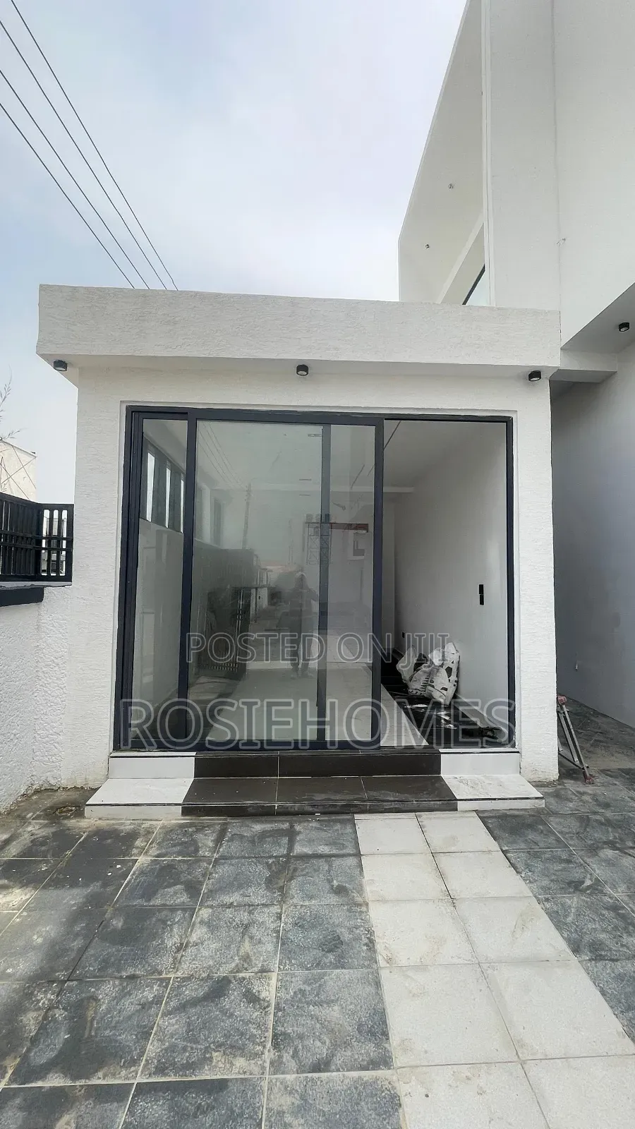 4bdrm Duplex in Ikota for sale in Ikota