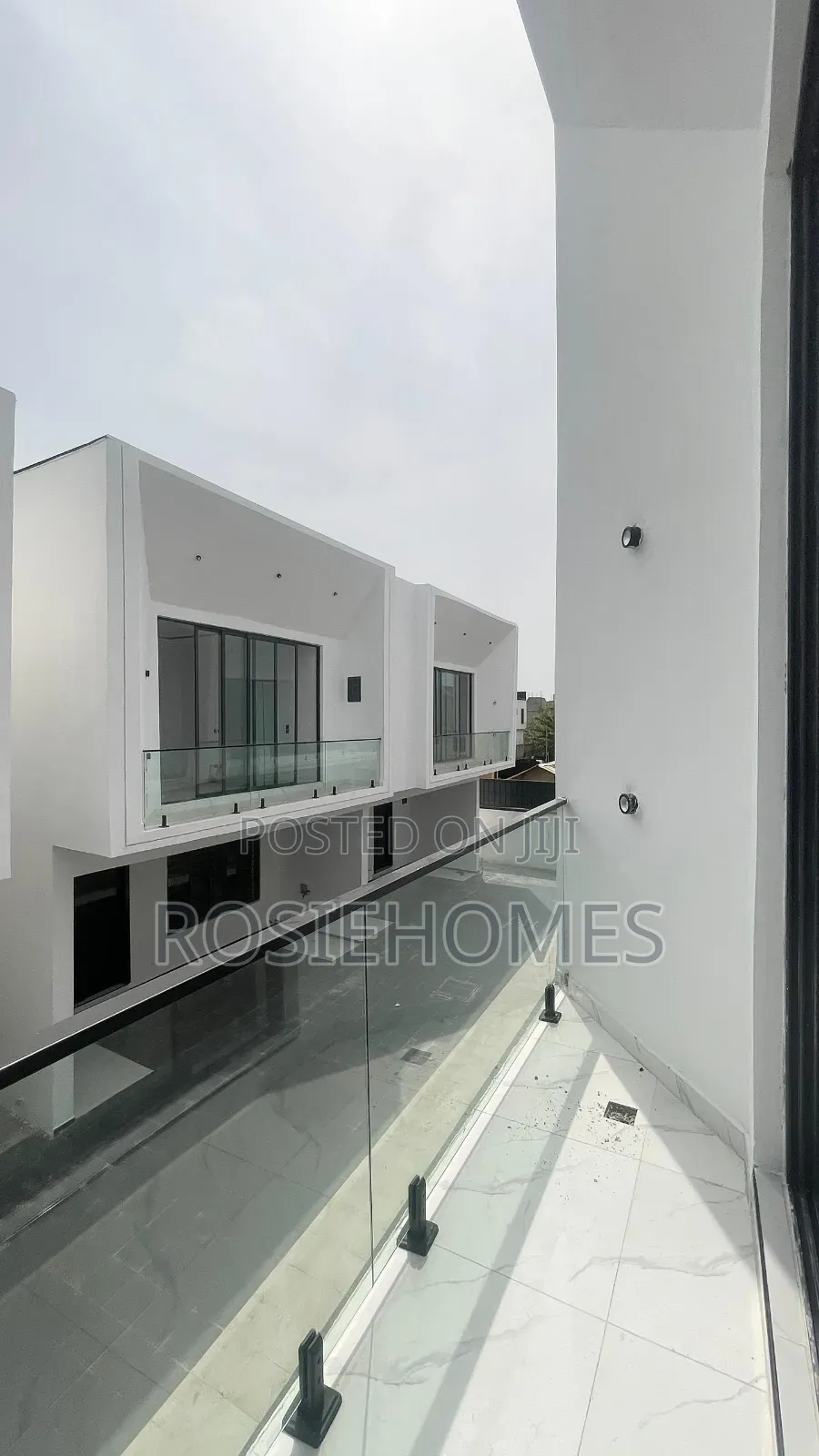 4bdrm Duplex in Ikota for sale in Ikota