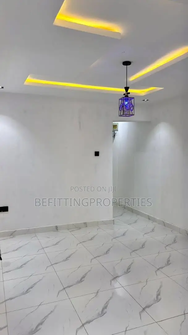 7bdrm Block of Flats in Alakuko for sale in Alakuko