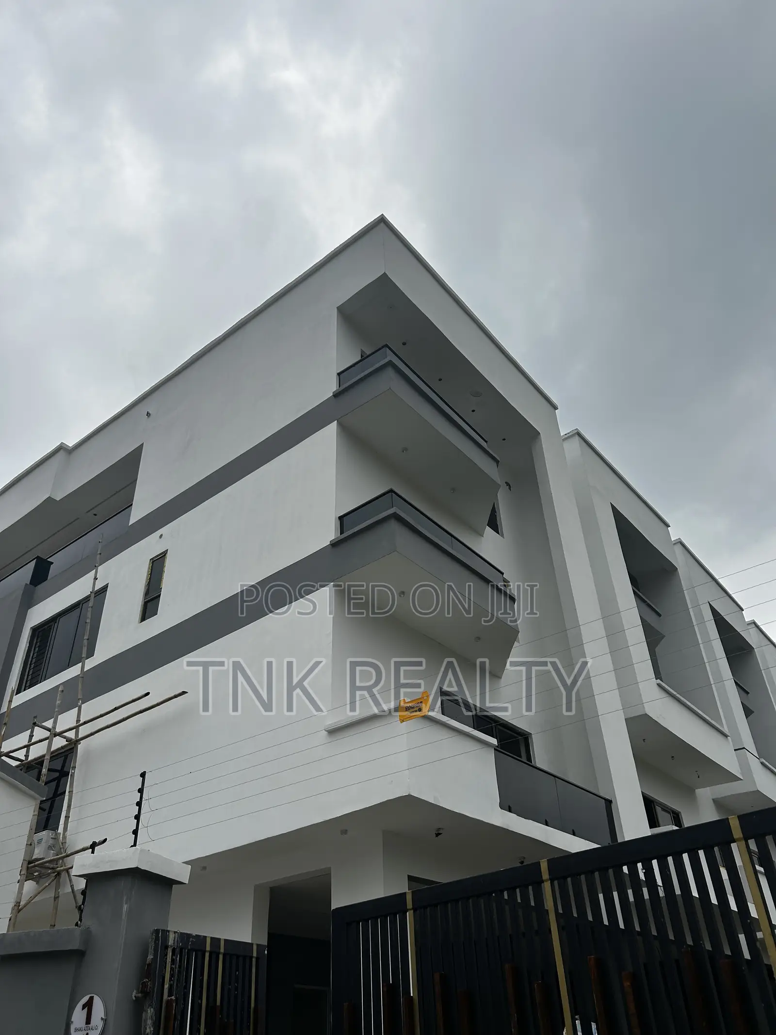 Furnished 5bdrm Townhouse/Terrace in Katampe for sale in Katampe