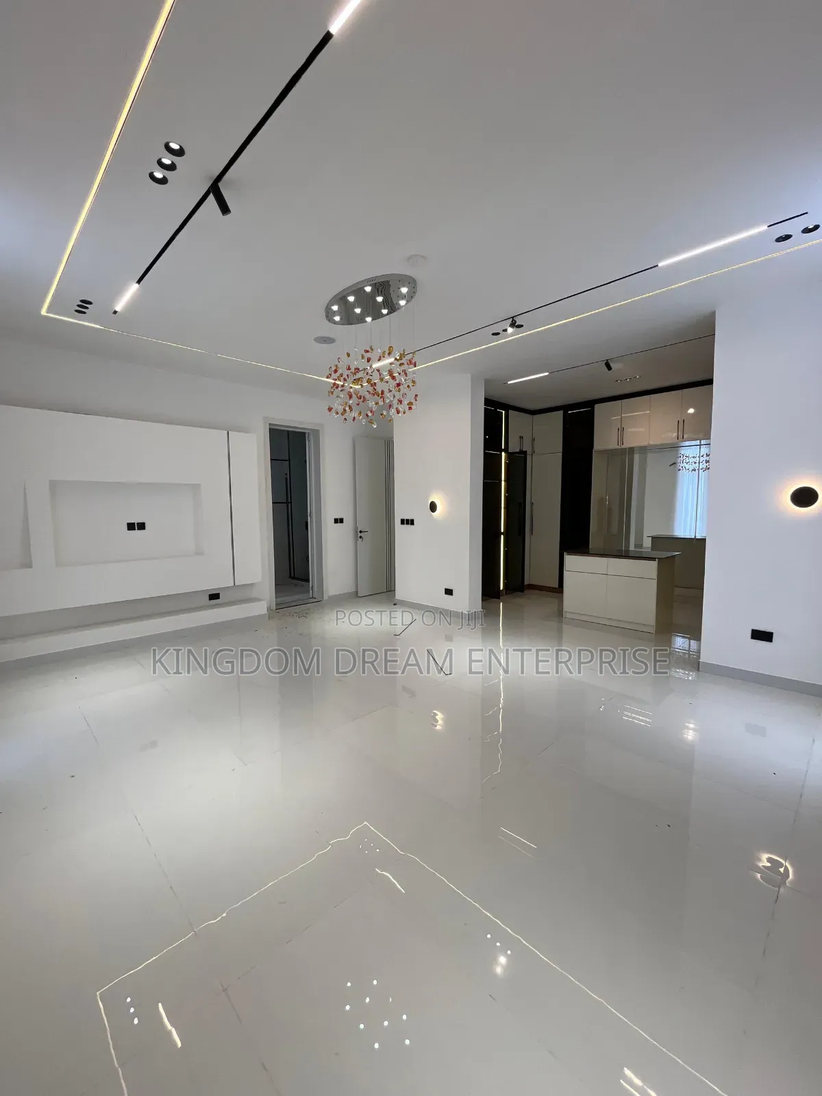 5bdrm House in Osapa London Lekki for sale in Osapa london
