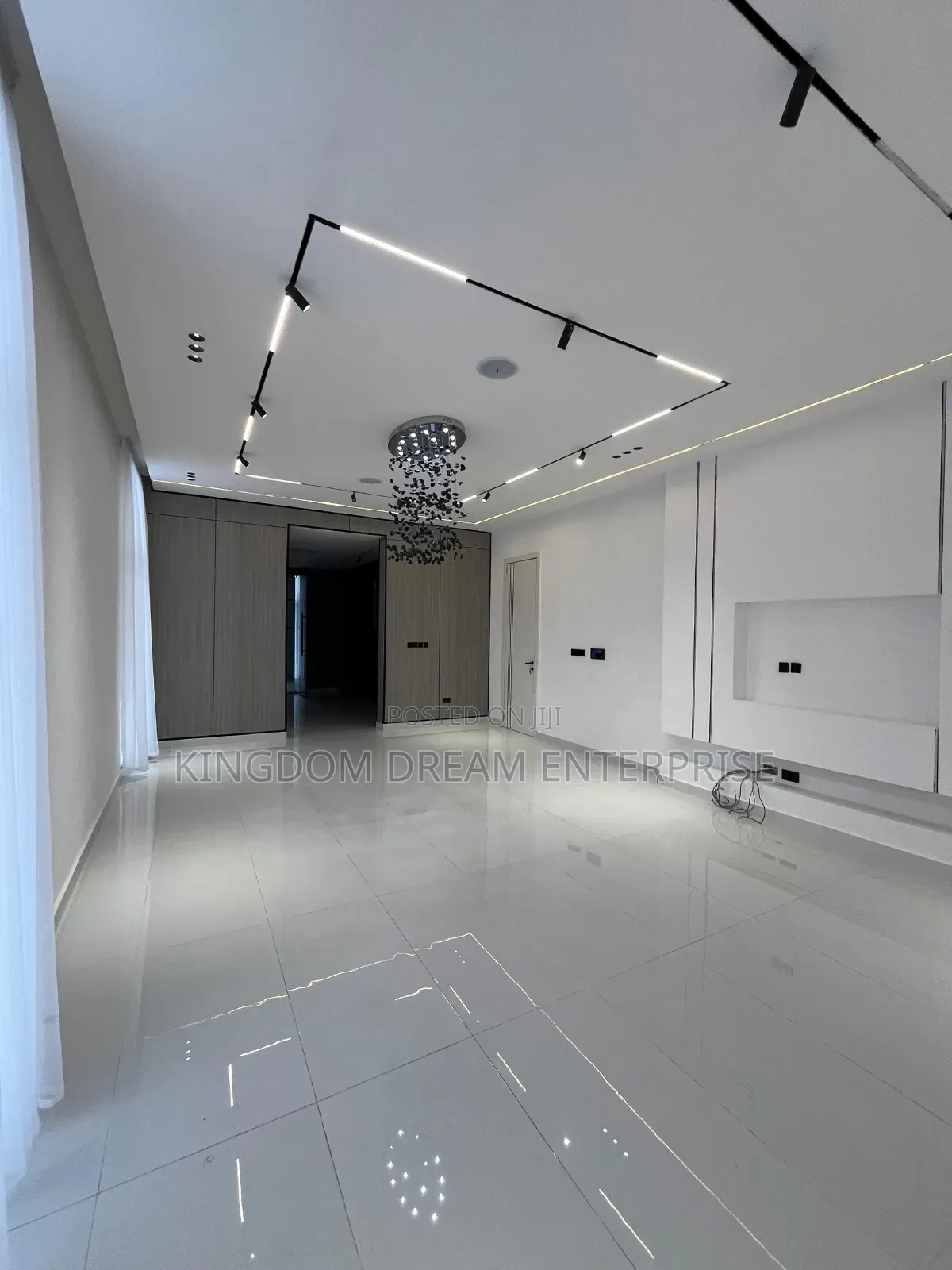 5bdrm House in Osapa London Lekki for sale in Osapa london
