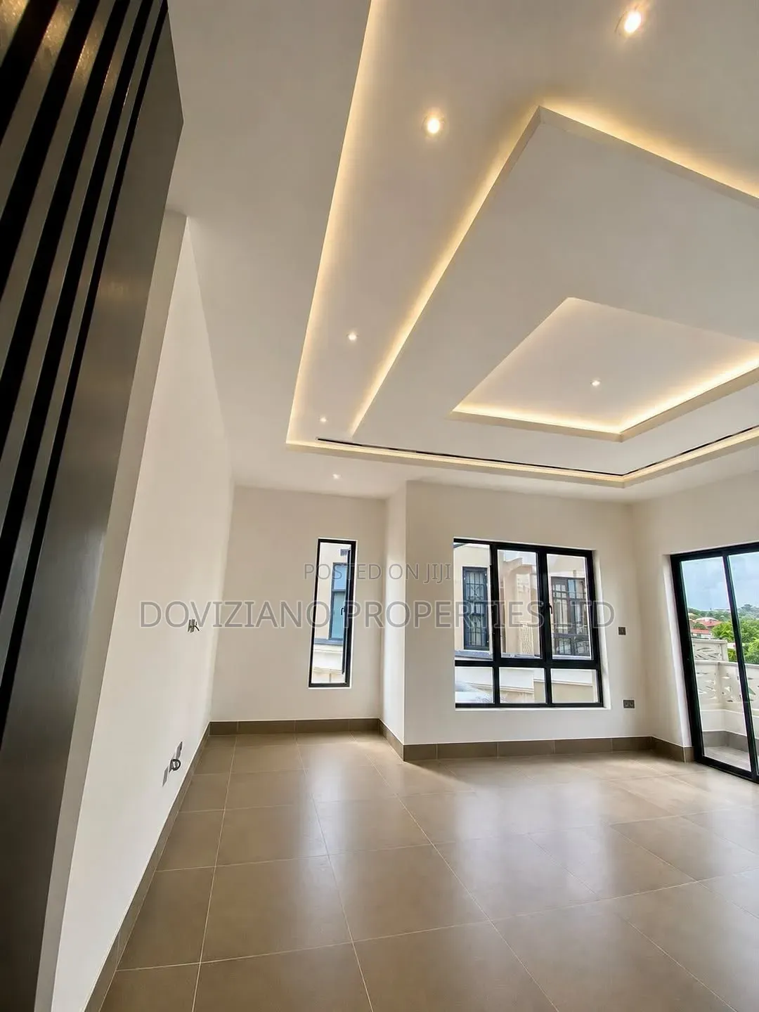 5bdrm Duplex in Parkview Estate for sale in Parkview Estate