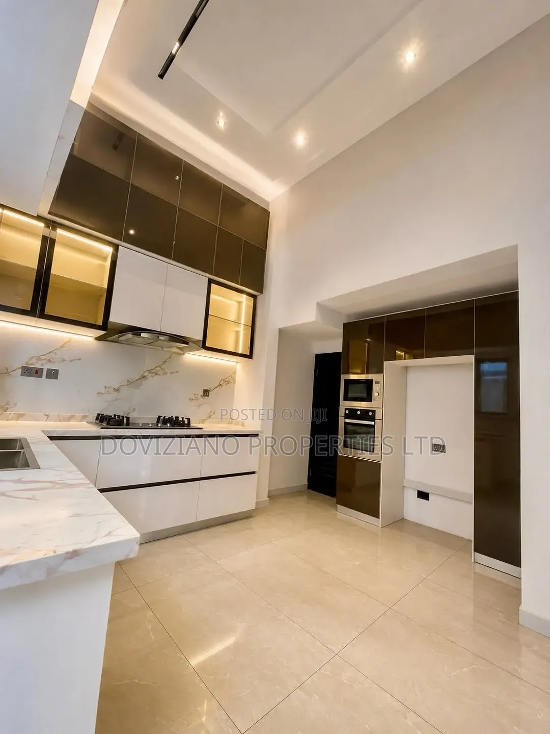 5bdrm Duplex in Parkview Estate for sale in Parkview Estate