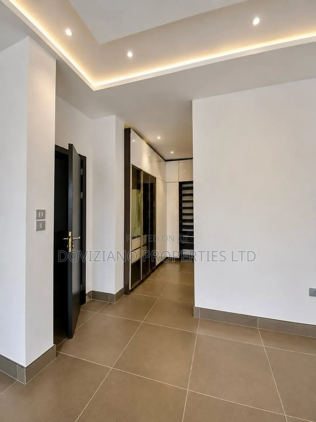 5bdrm Duplex in Parkview Estate for sale in Parkview Estate