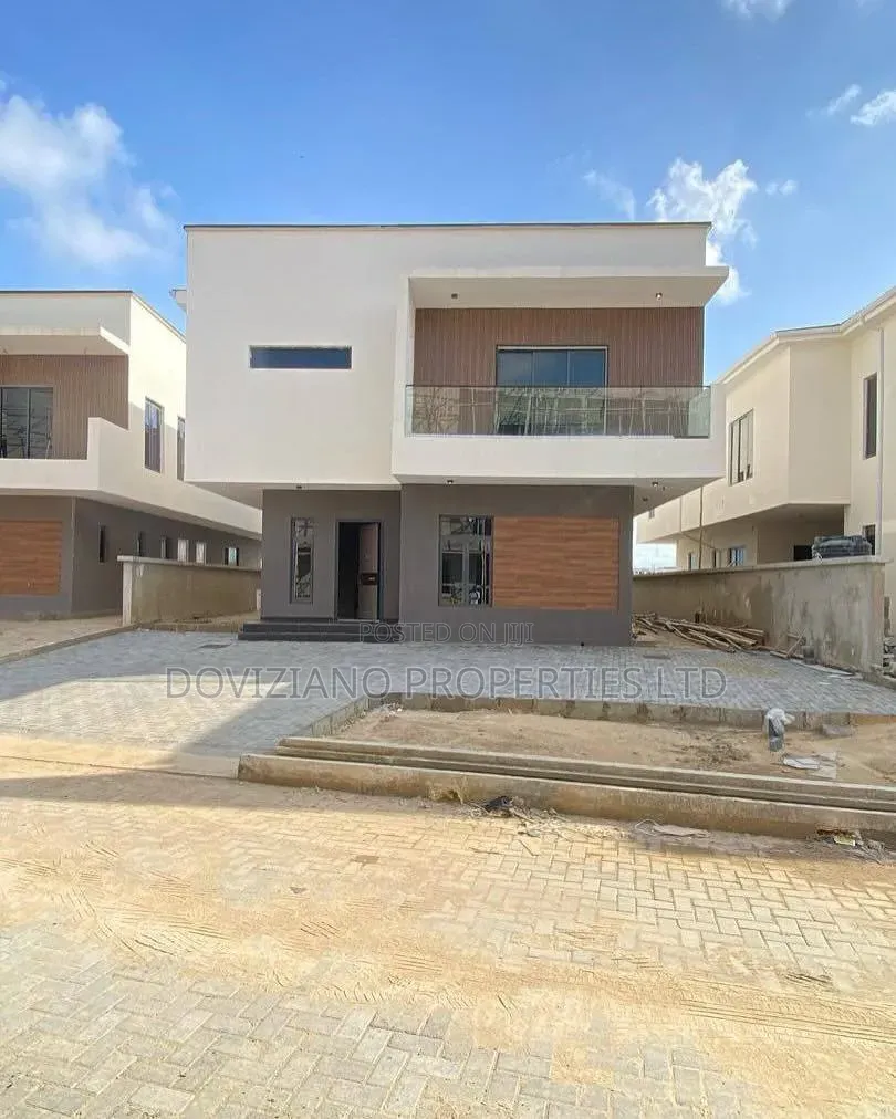 4bdrm Duplex in Lekki Phase 1 for sale in Lekki Phase 1