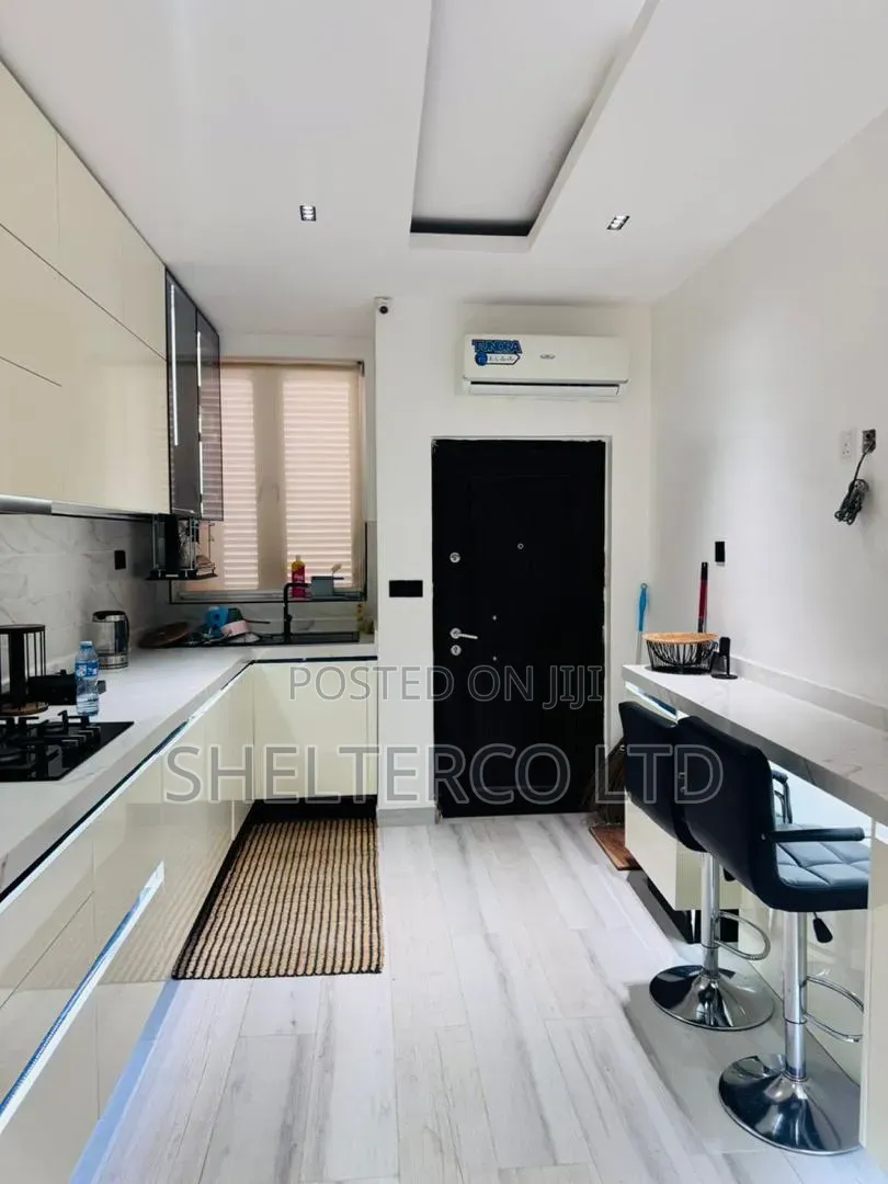 Furnished 3bdrm Apartment in Estate, Banana Island for sale in Banana Island