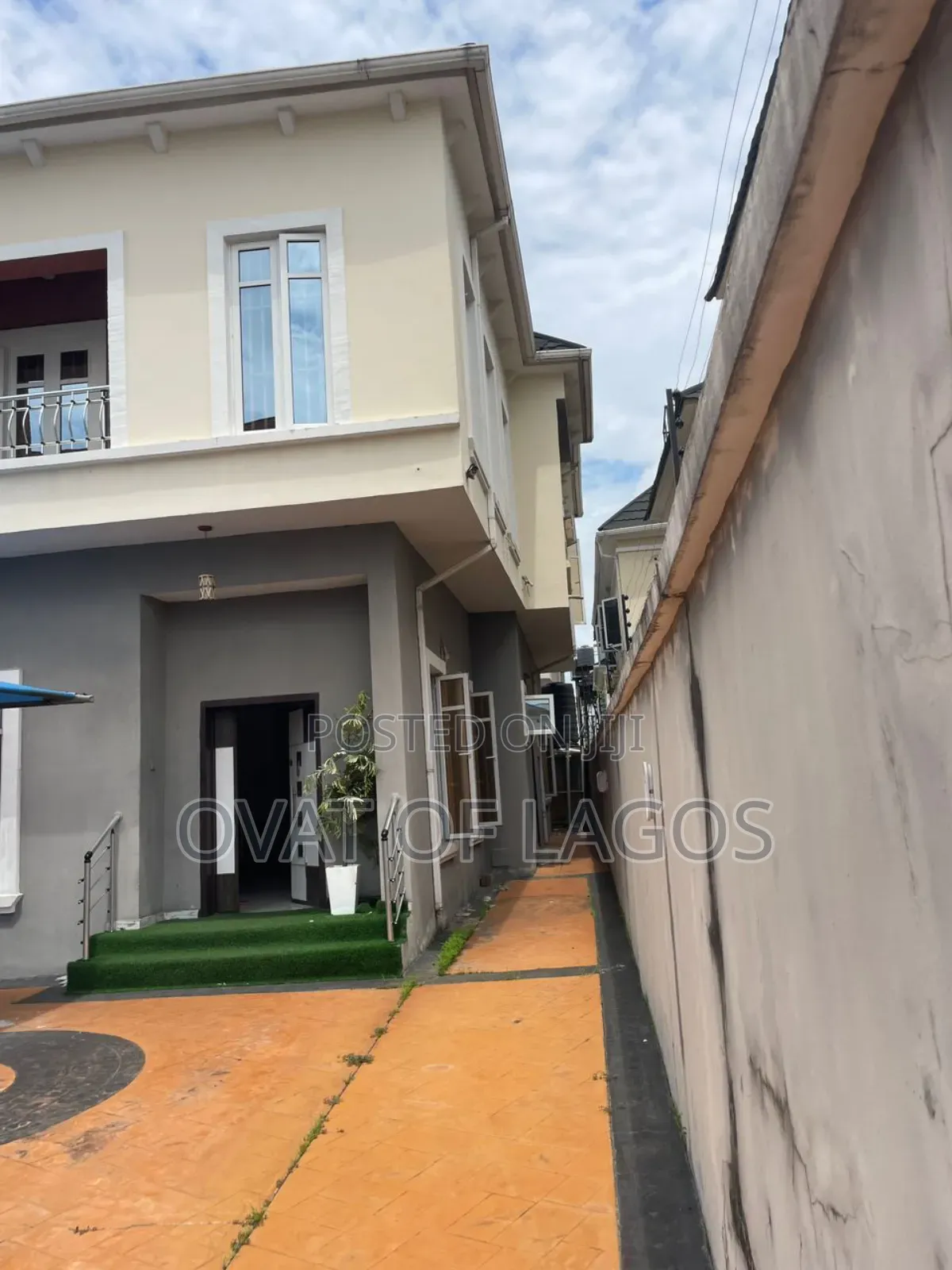 4bdrm Duplex in Lekki County, Ikota for rent in Ikota