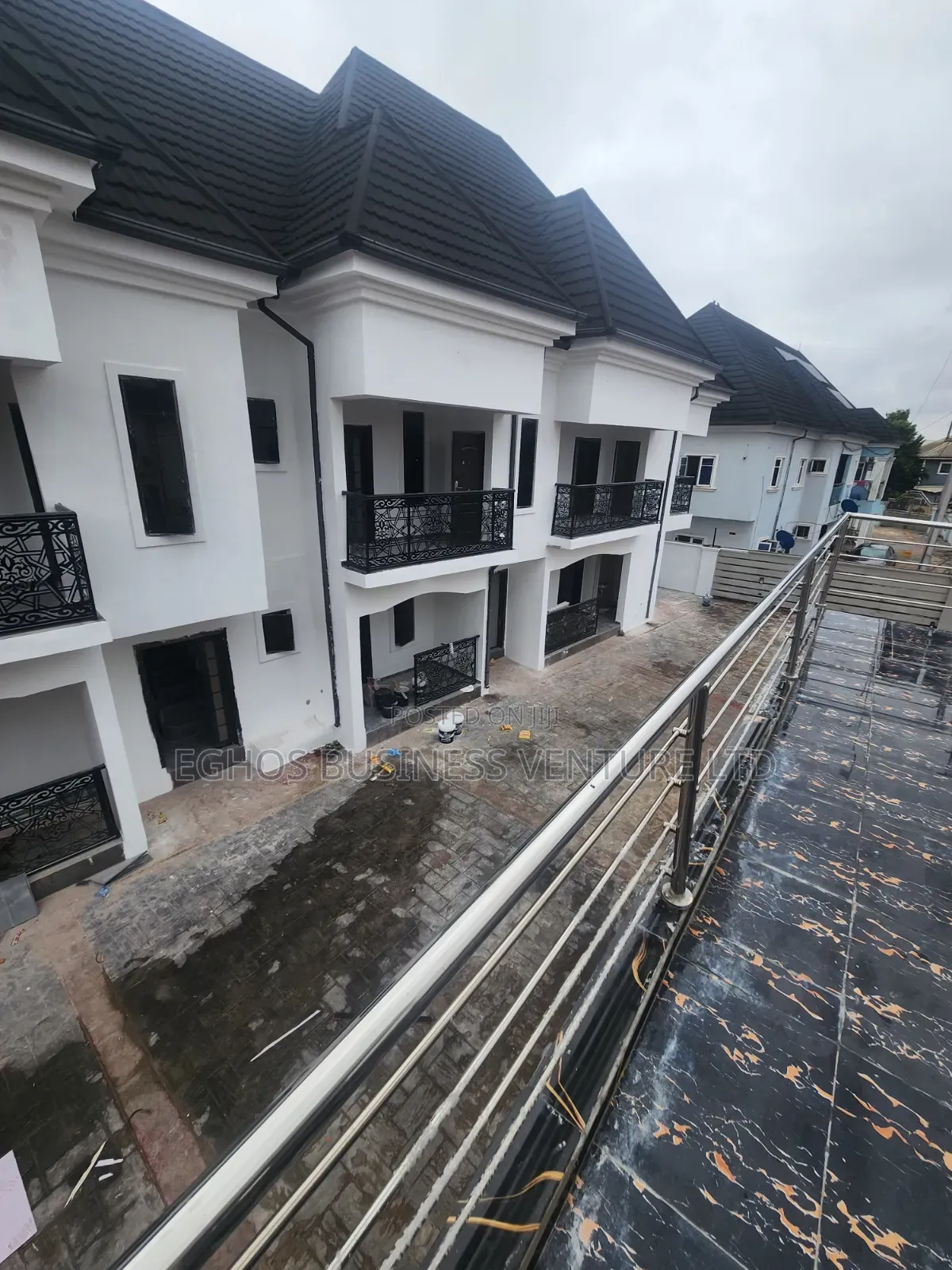 11bdrm Block of Flats in Mtn Mast Ugbor Gra, Benin City for sale in Benin City