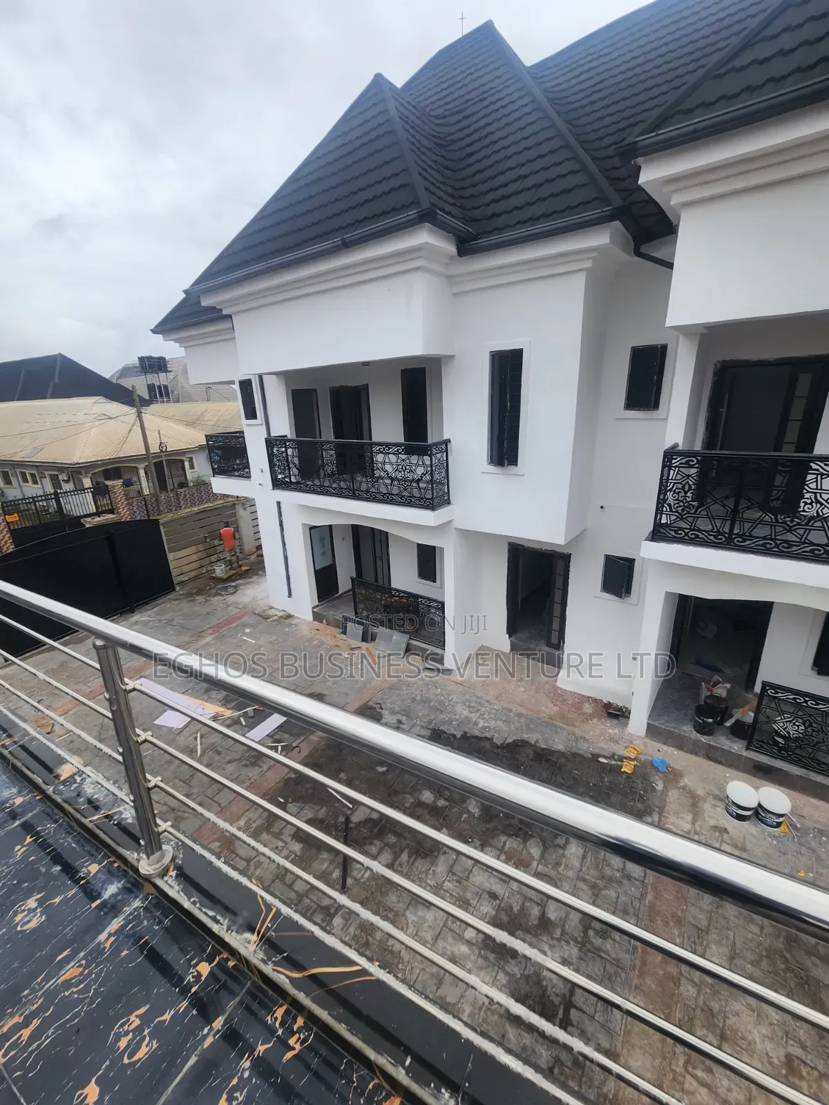 11bdrm Block of Flats in Mtn Mast Ugbor Gra, Benin City for sale in Benin City