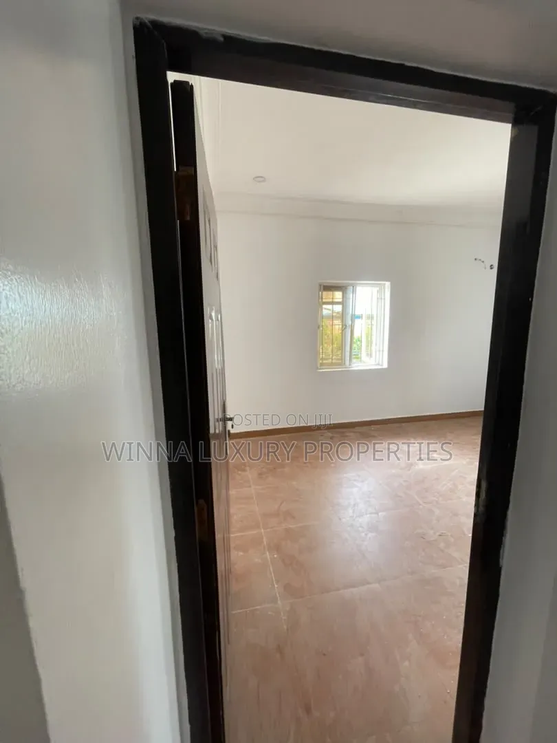 3bdrm Bungalow in Von Gargen City, Lugbe District for rent in Lugbe District