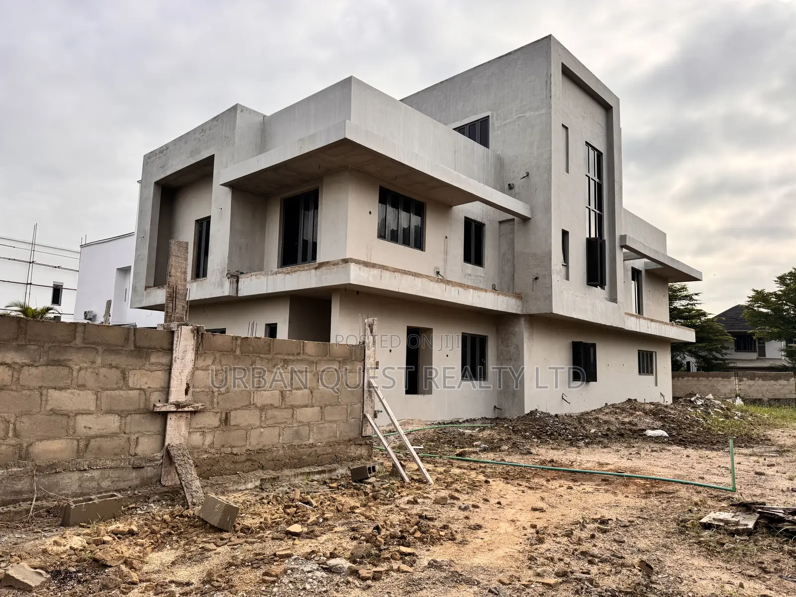 6bdrm Duplex in Pinnock Beach Estate, Osapa london for sale in Osapa london