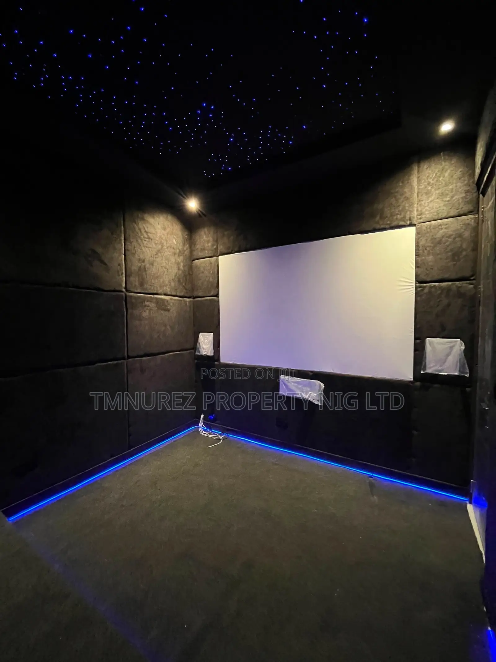 5bdrm Duplex in Ikota for sale in Ikota