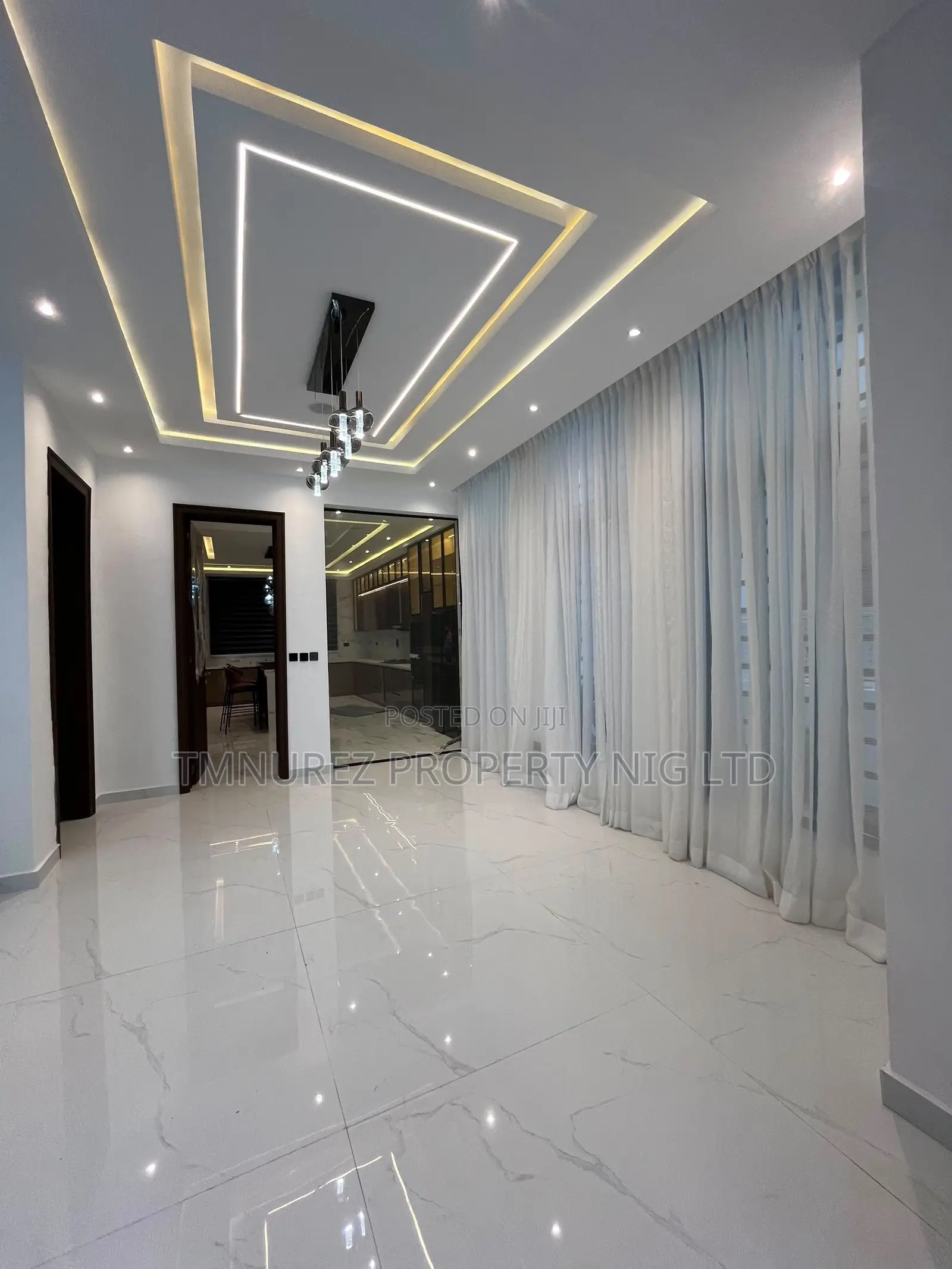5bdrm Duplex in Ikota for sale in Ikota