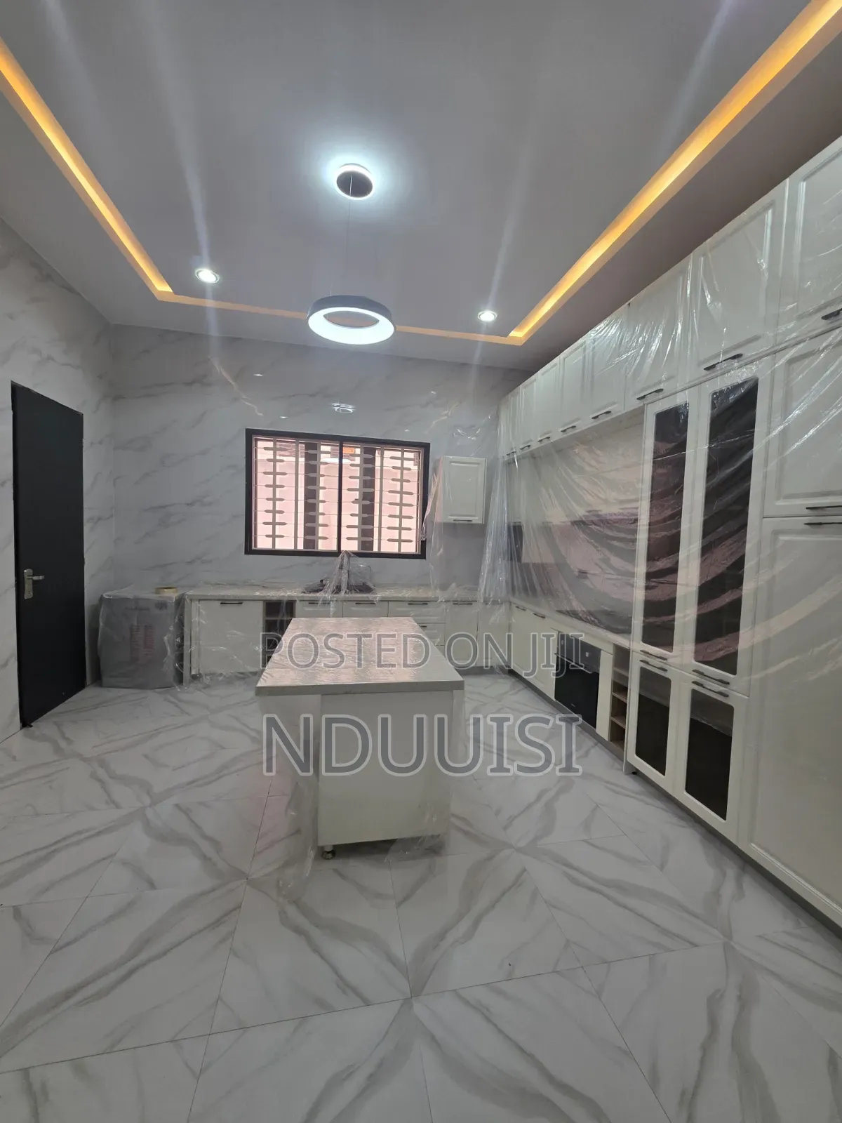 5bdrm Duplex in Apo Resettlement for sale in Apo Resettlement
