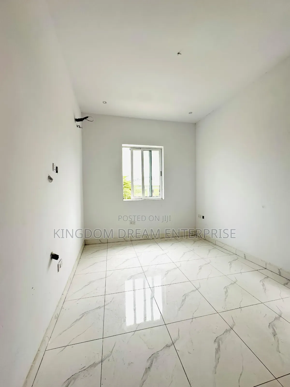 3bdrm Apartment in Lekki Phase 1 Right for sale in Lekki Phase 1