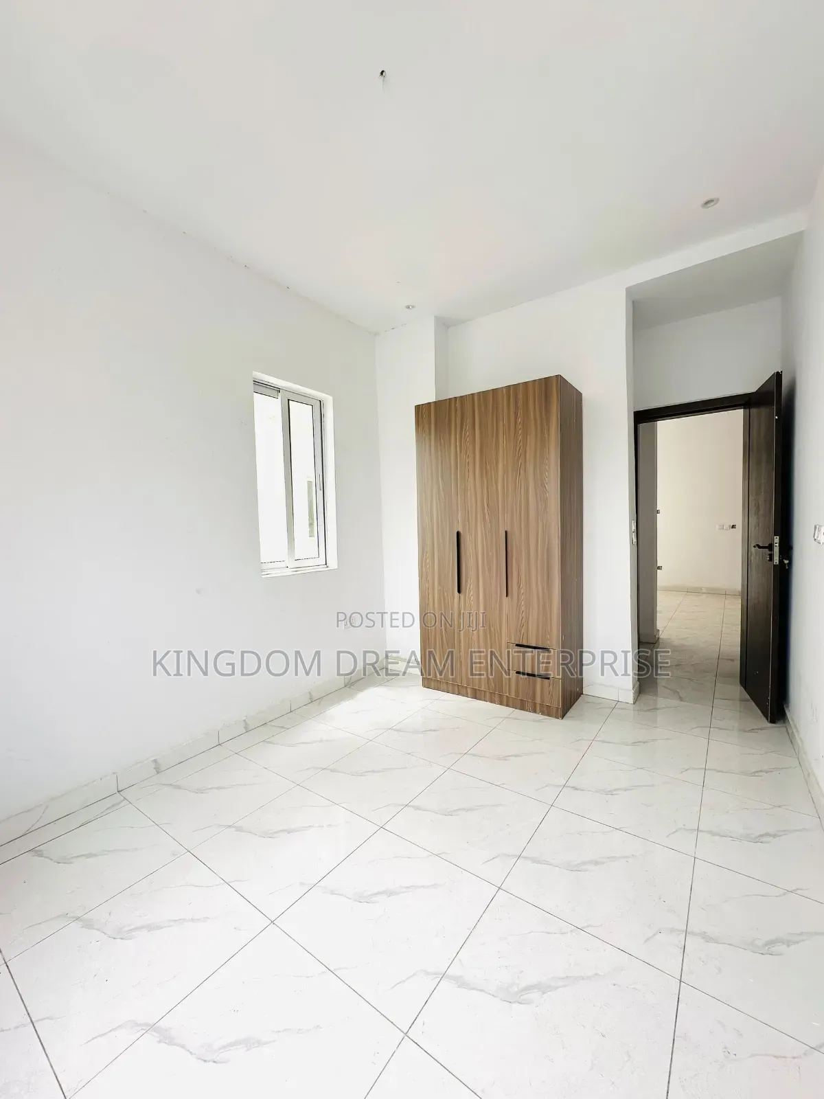 3bdrm Apartment in Lekki Phase 1 Right for sale in Lekki Phase 1