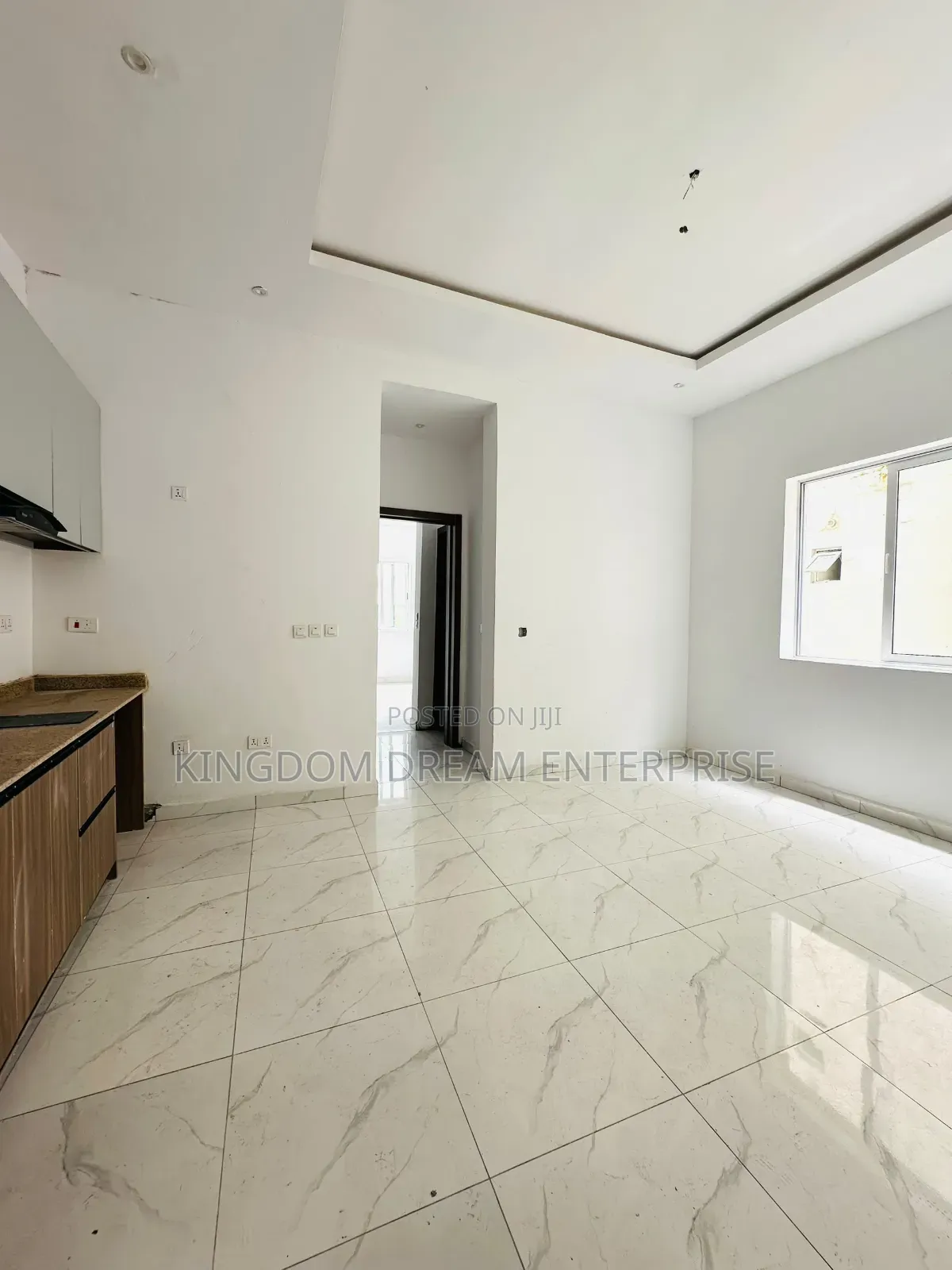 3bdrm Apartment in Lekki Phase 1 Right for sale in Lekki Phase 1