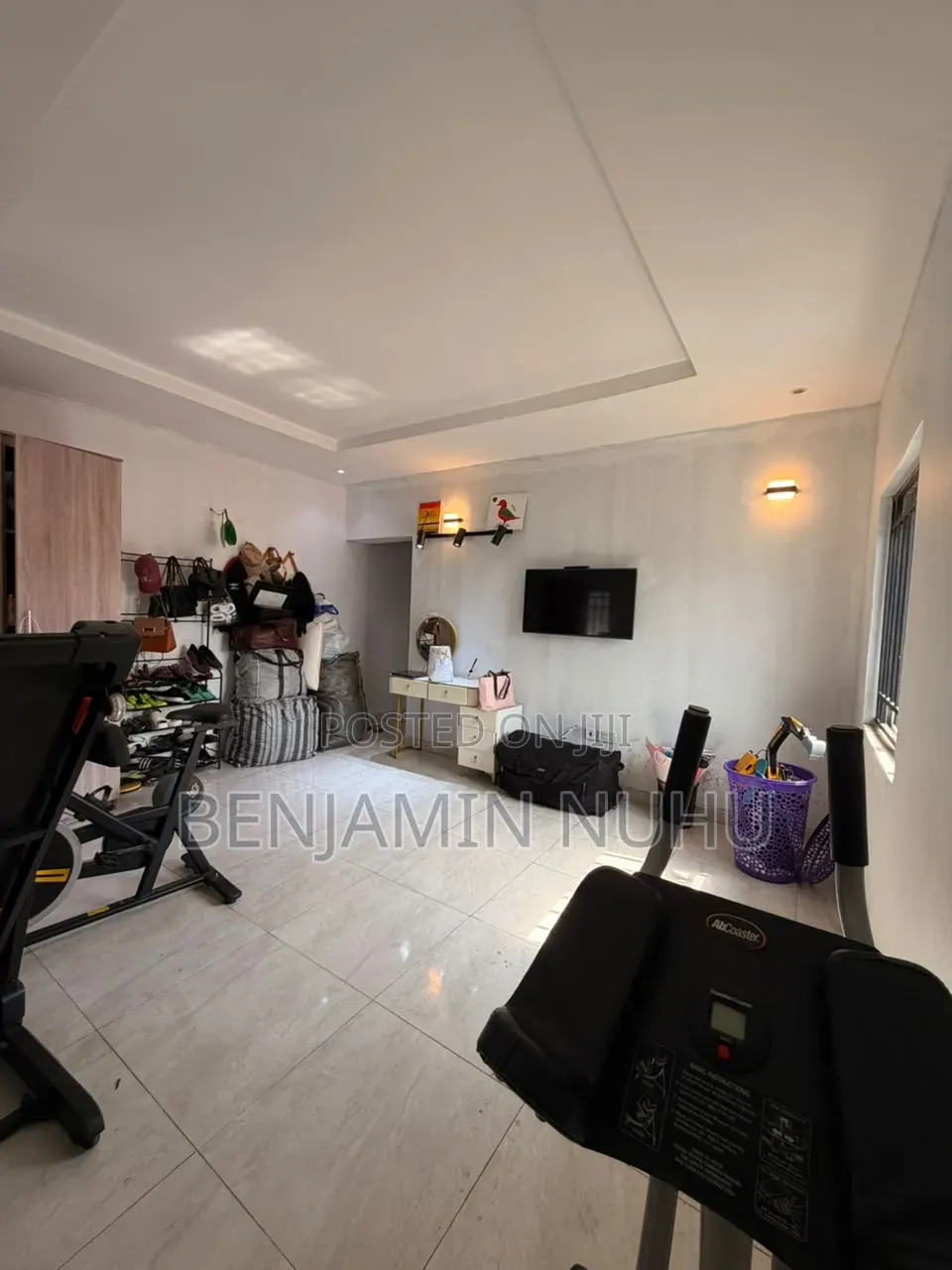 3bdrm Block of Flats in Ologolo Upstairs for rent in Ologolo