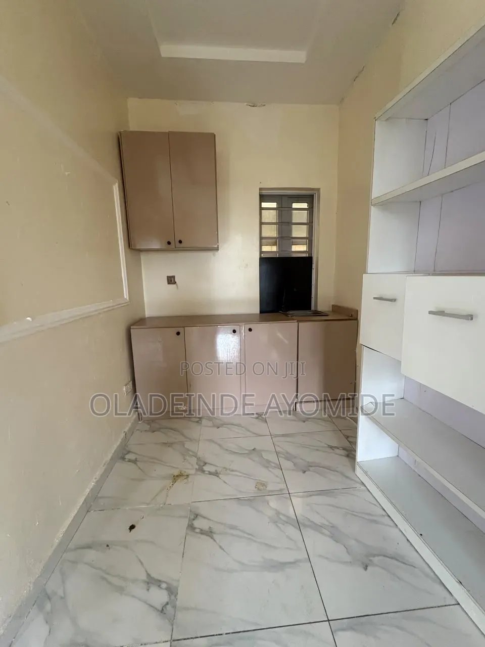 Studio Apartment in Conservation Court2, Chevron for rent in Chevron