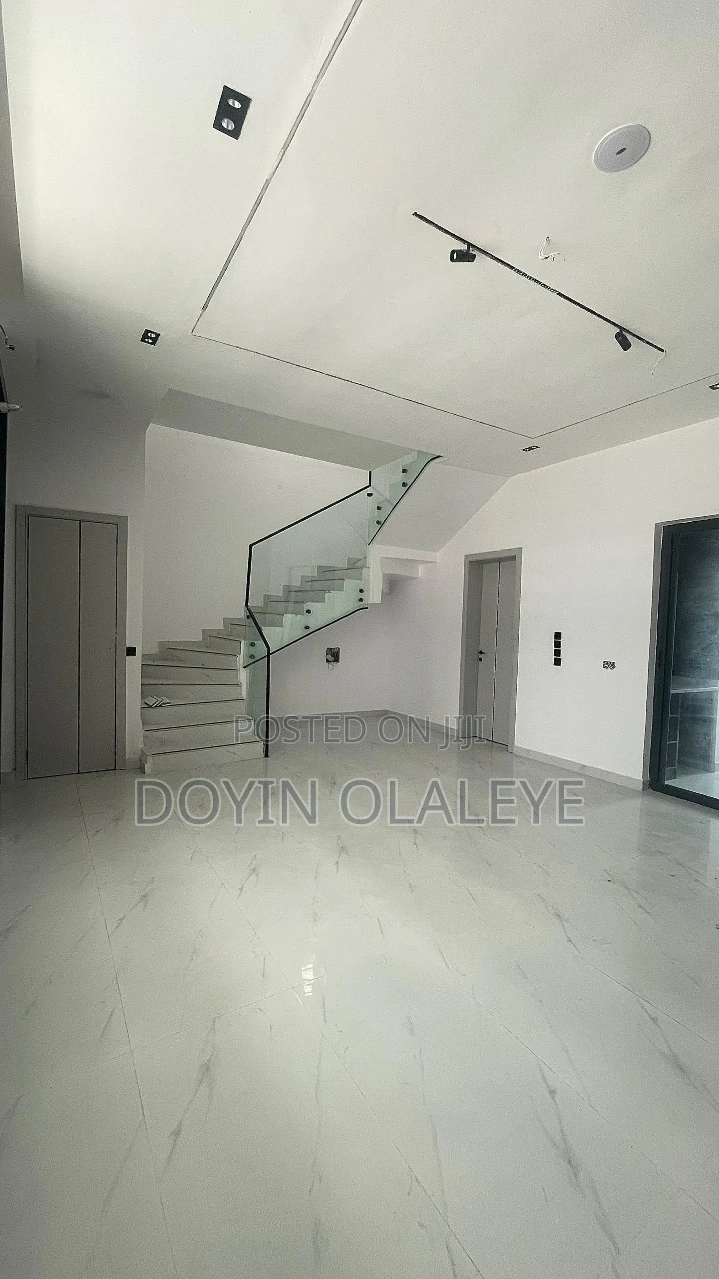 4bdrm Duplex in Ikota for sale in Ikota