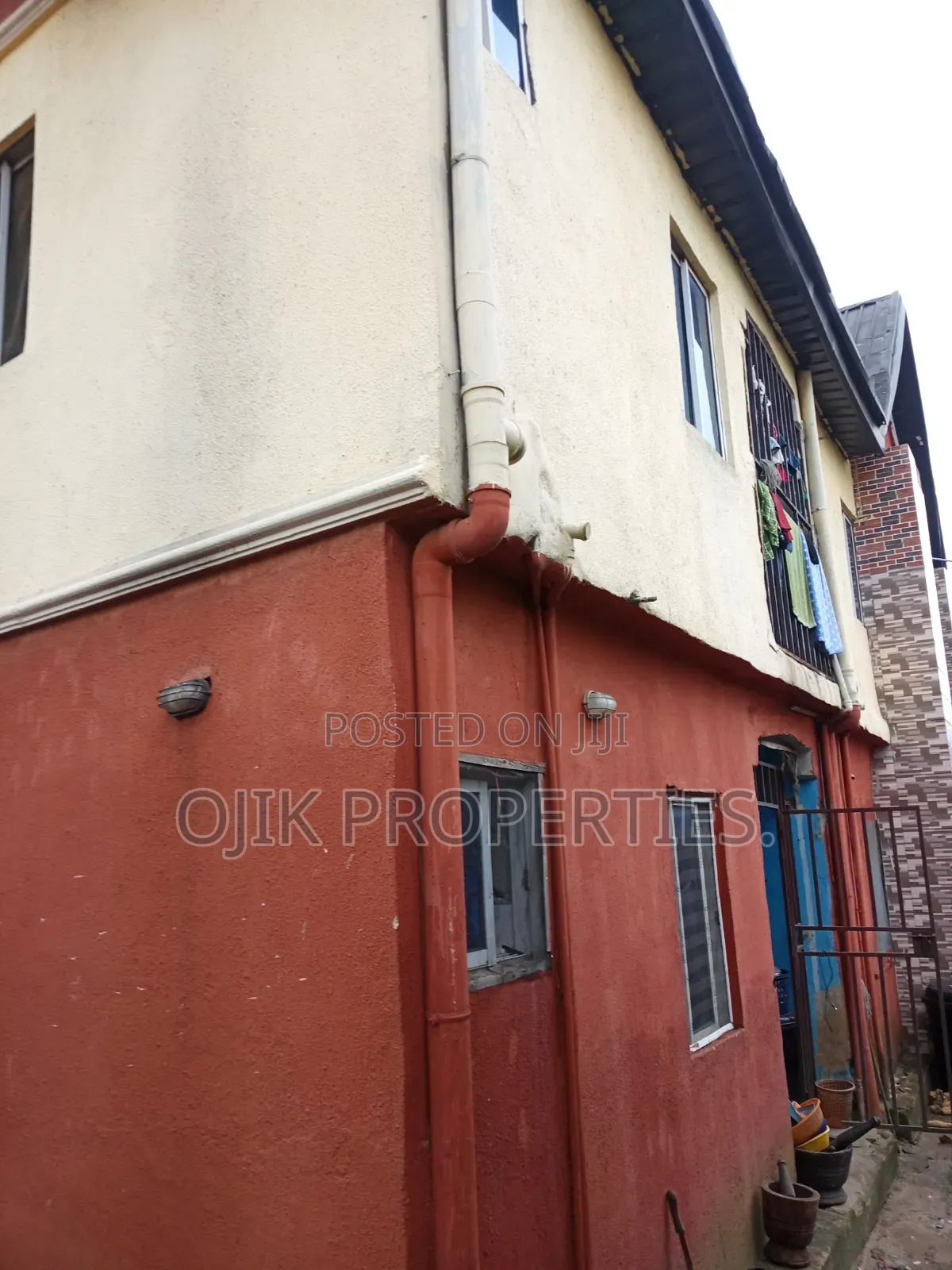 16bdrm House in Ojik Properties, Owerri for sale in Owerri