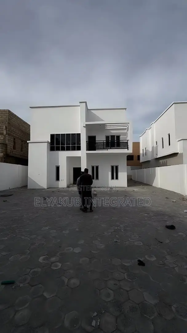 5bdrm House in Federal Estate, Kumbotso for sale in Kumbotso