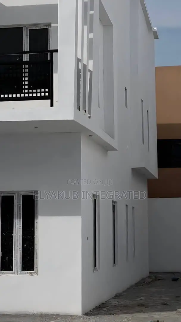 5bdrm House in Federal Estate, Kumbotso for sale in Kumbotso