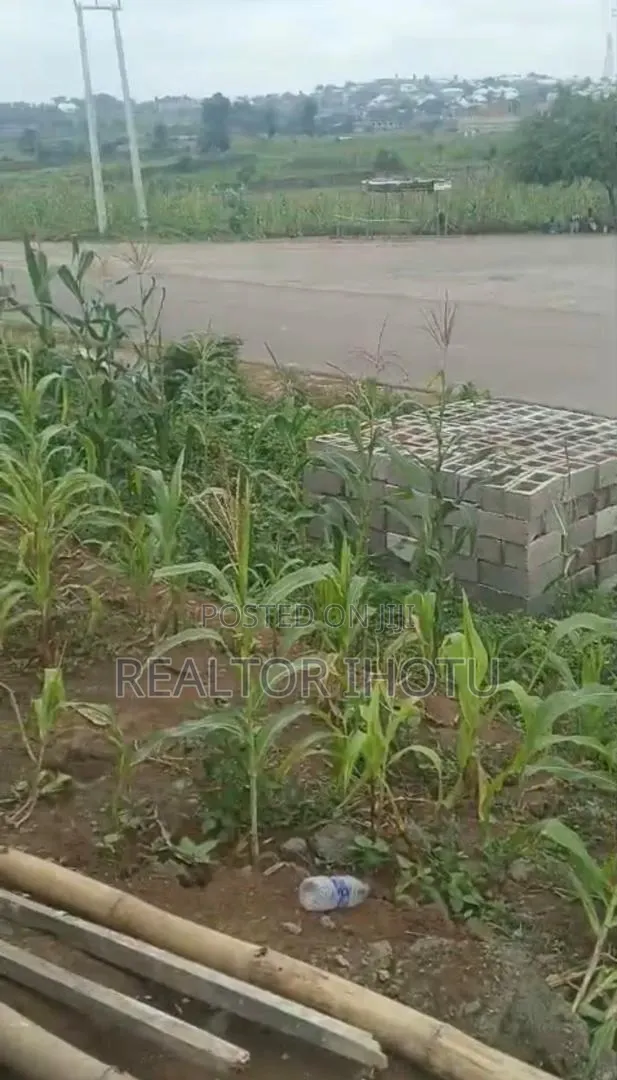 1 Hectare, Kuchiyako, Kuje Abuja in Kuje