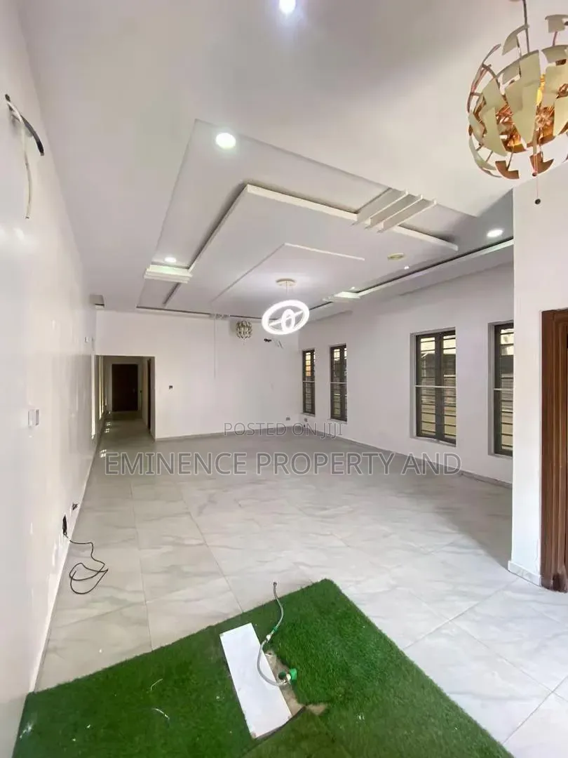 5bdrm Duplex in Osapa london for rent in Osapa london
