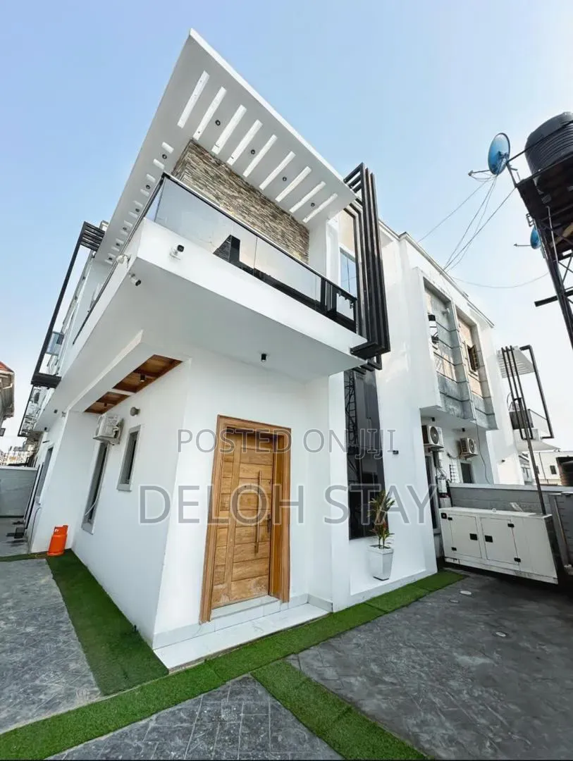 4 Bedroom Self Compound in Lekki Phase 1
