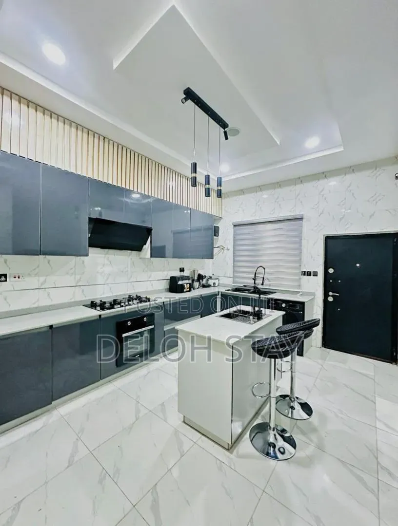 4 Bedroom Self Compound in Lekki Phase 1
