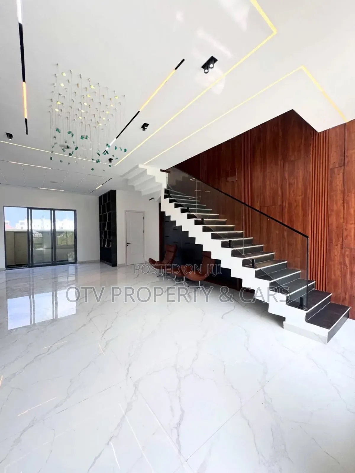 5bdrm Duplex in Lekki Phase 1 for sale in Lekki Phase 1
