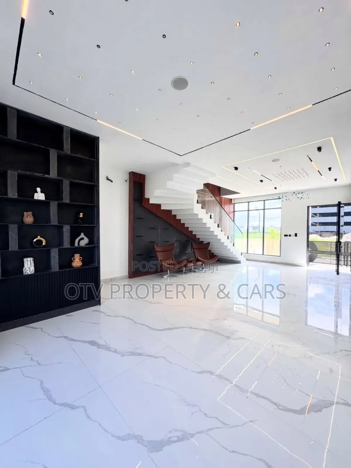 5bdrm Duplex in Lekki Phase 1 for sale in Lekki Phase 1